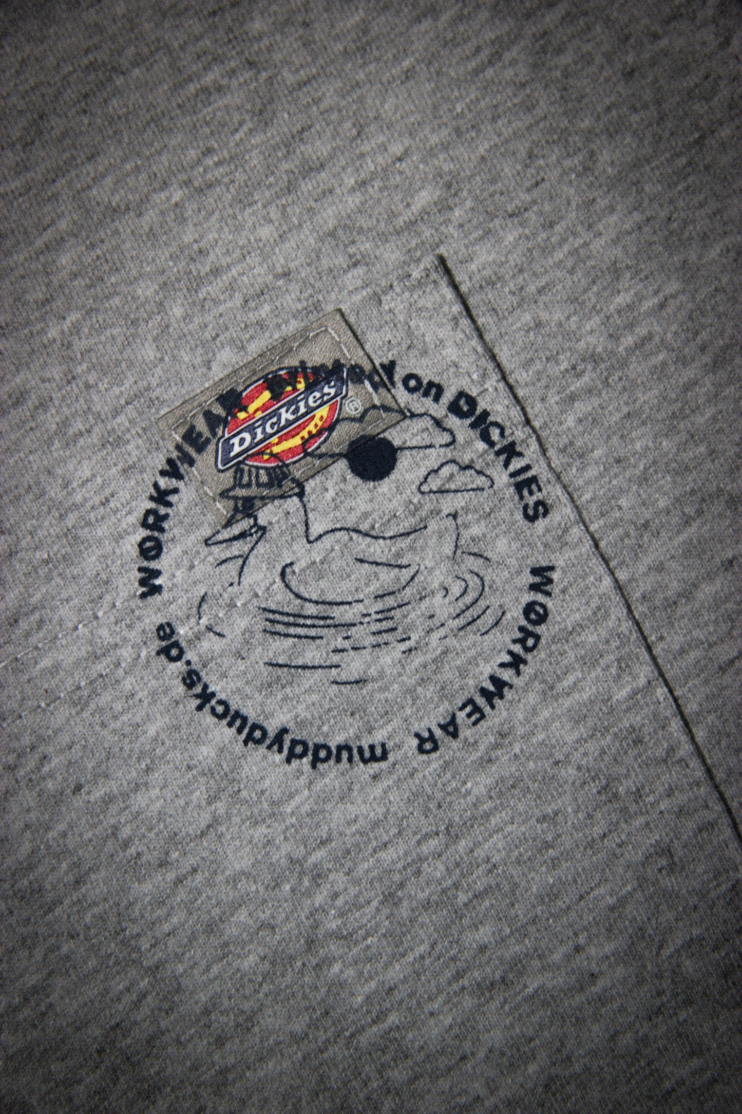 on “DICKIES” LONGSLEEVE GREY